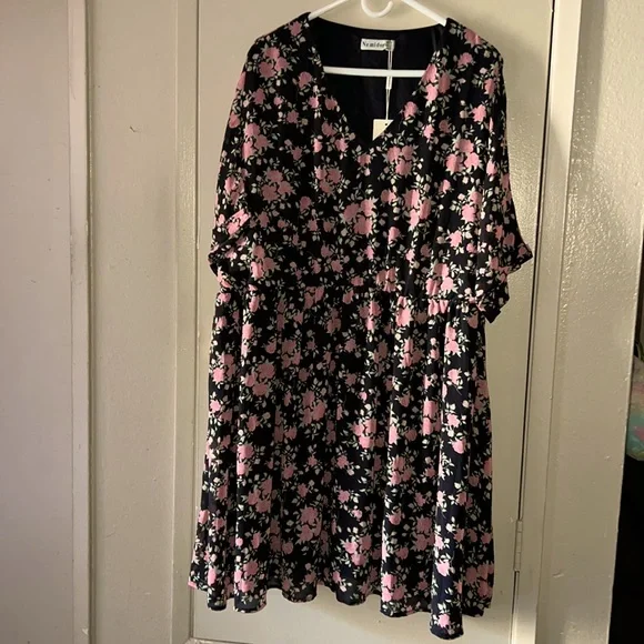 🌼FOR BUNDLE ONLY🌼Nemidor Roses Midi Dress - Picture 2 of 16
